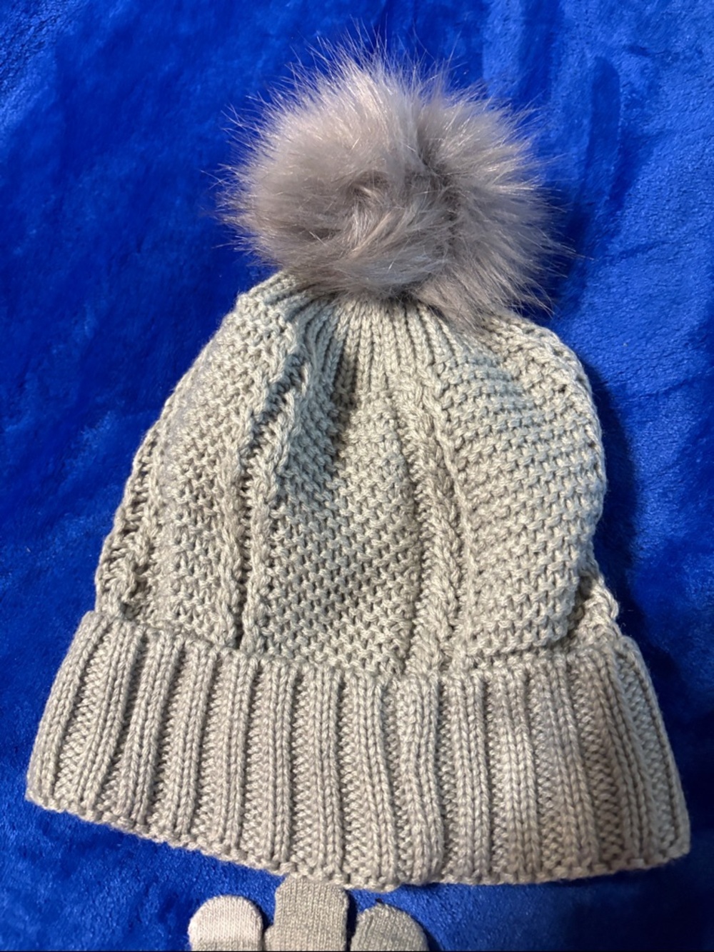 Women’s Knit Beanie Duo - Pink & Gray Pom Hat gray hat has matching gloves. Nwot - Picture 6 of 9